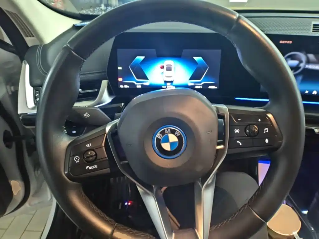 BMW iX1 — миниатюра 11