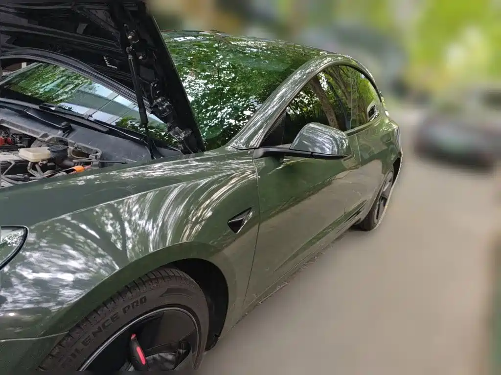 Tesla Model 3 — миниатюра 2