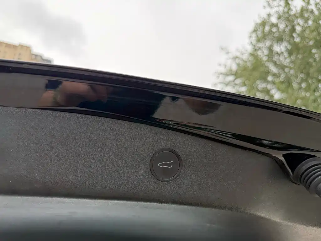 Tesla Model 3 — миниатюра 14