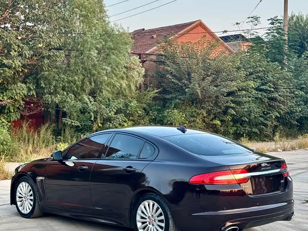 Jaguar XF — миниатюра 10
