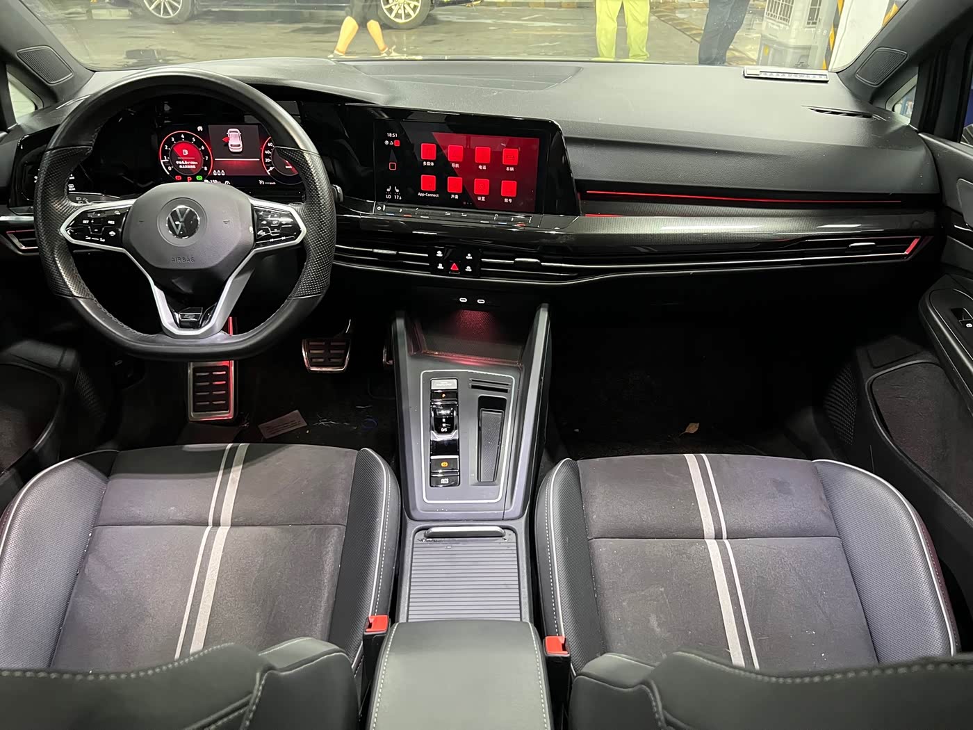 Volkswagen Golf 1.4 л 2023 г. Серебристо-серый, пробег 47000 км