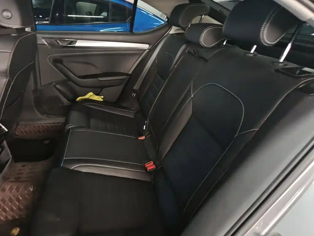 Skoda Superb — миниатюра 17