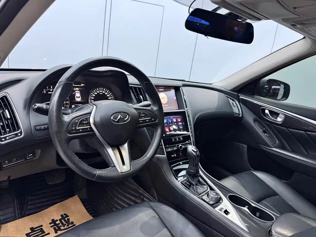 Infiniti Q50L 2018 2.0T Comfort V