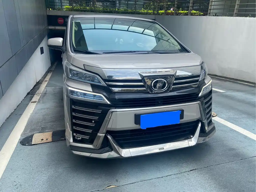 Toyota Vellfire — миниатюра 2