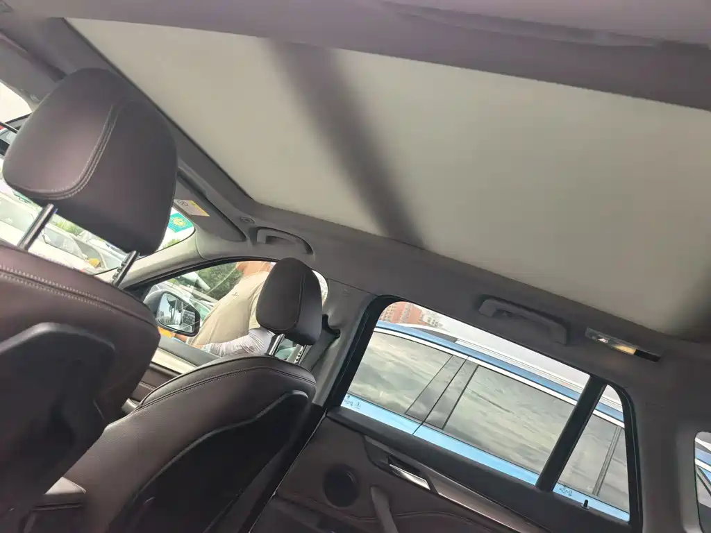 BMW X1 — миниатюра 13