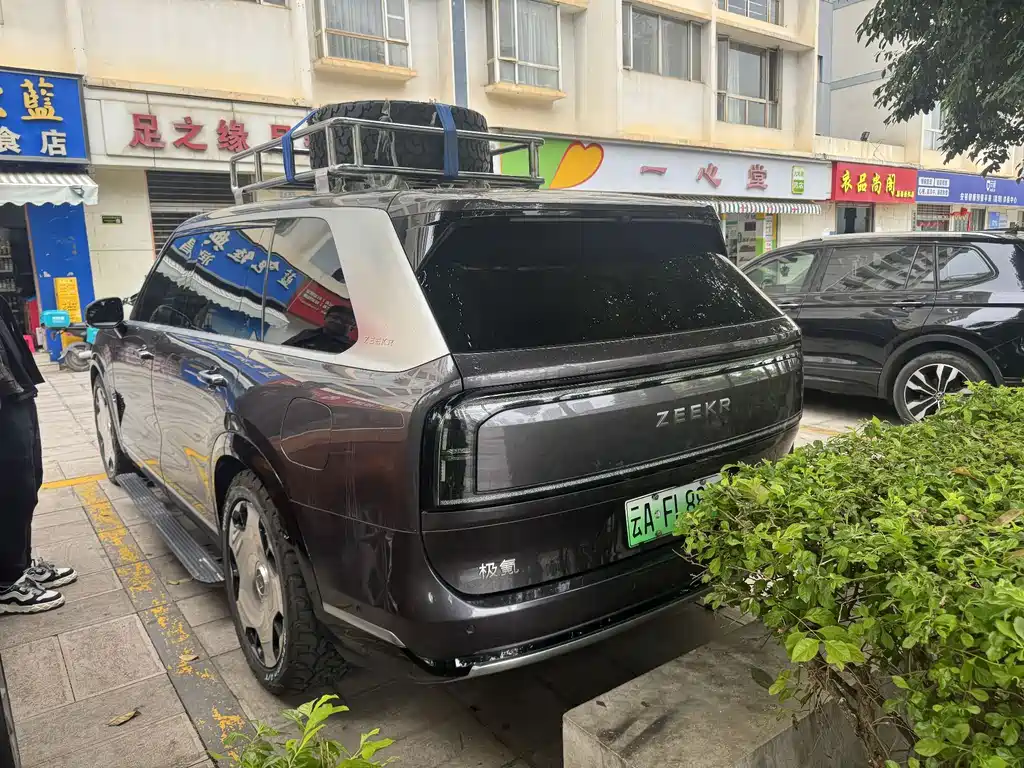 Zeekr 9X 2025 Ultra 70kWh