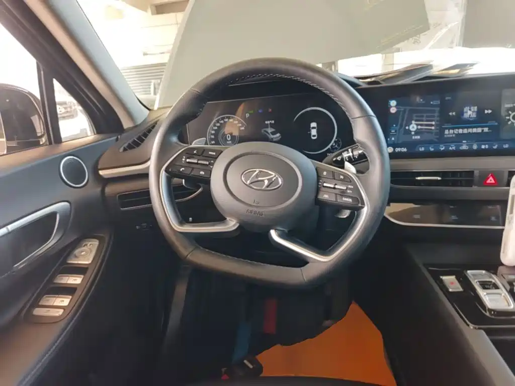 Hyundai Sonata — миниатюра 11