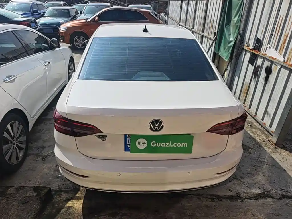 Volkswagen Lavida — миниатюра 6