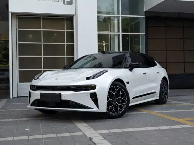 2025 Zeekr 001