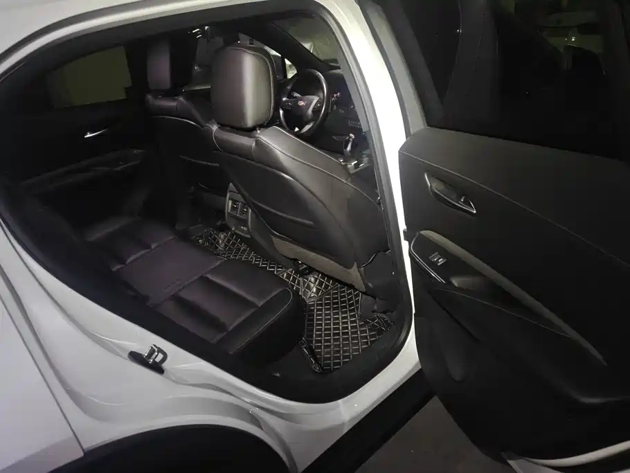 Cadillac XT4 — миниатюра 11