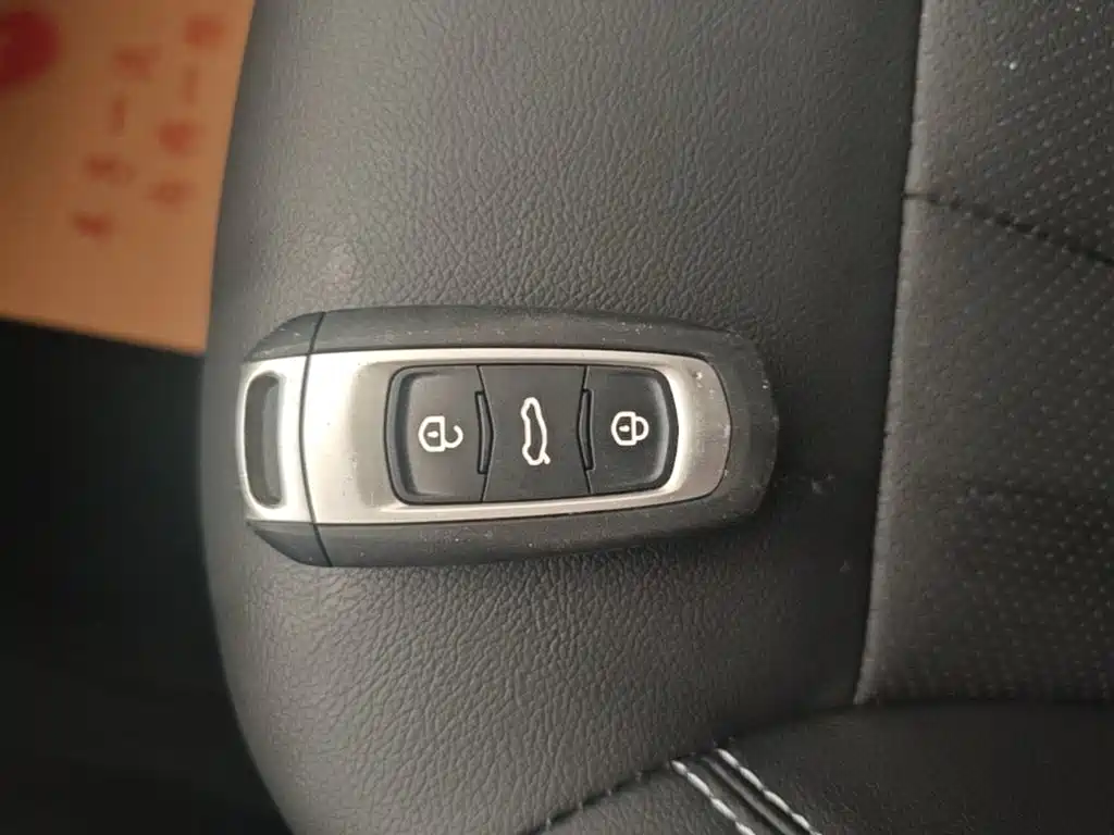 Geely Vision X3 — миниатюра 9