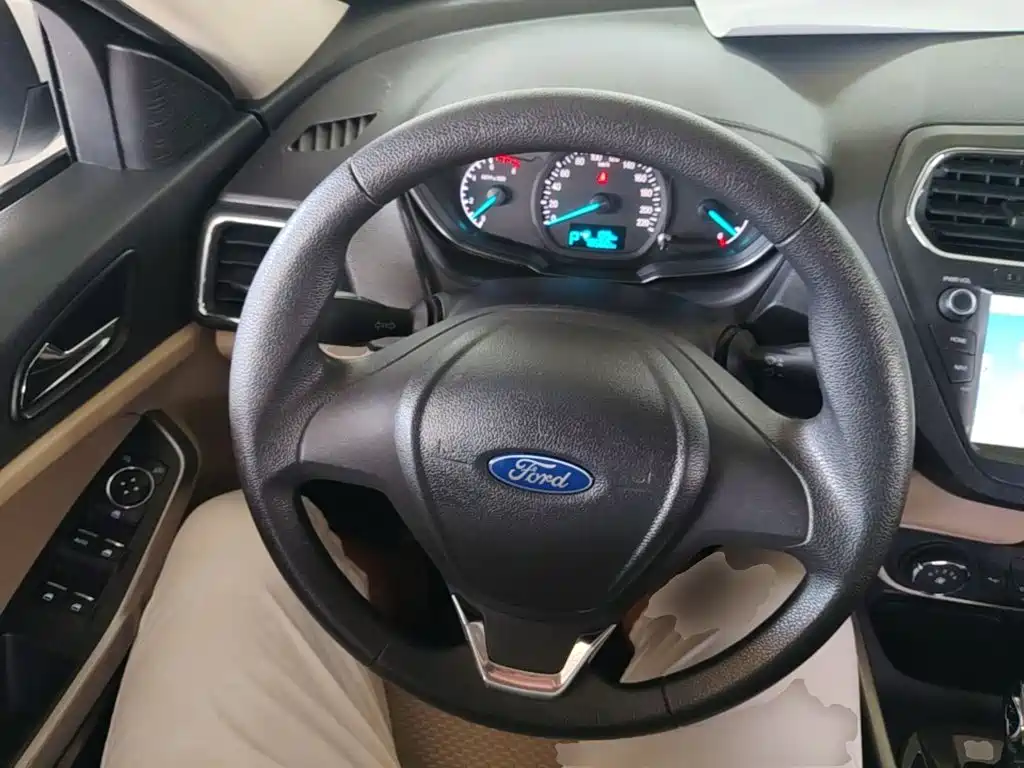 Ford Escort — миниатюра 11