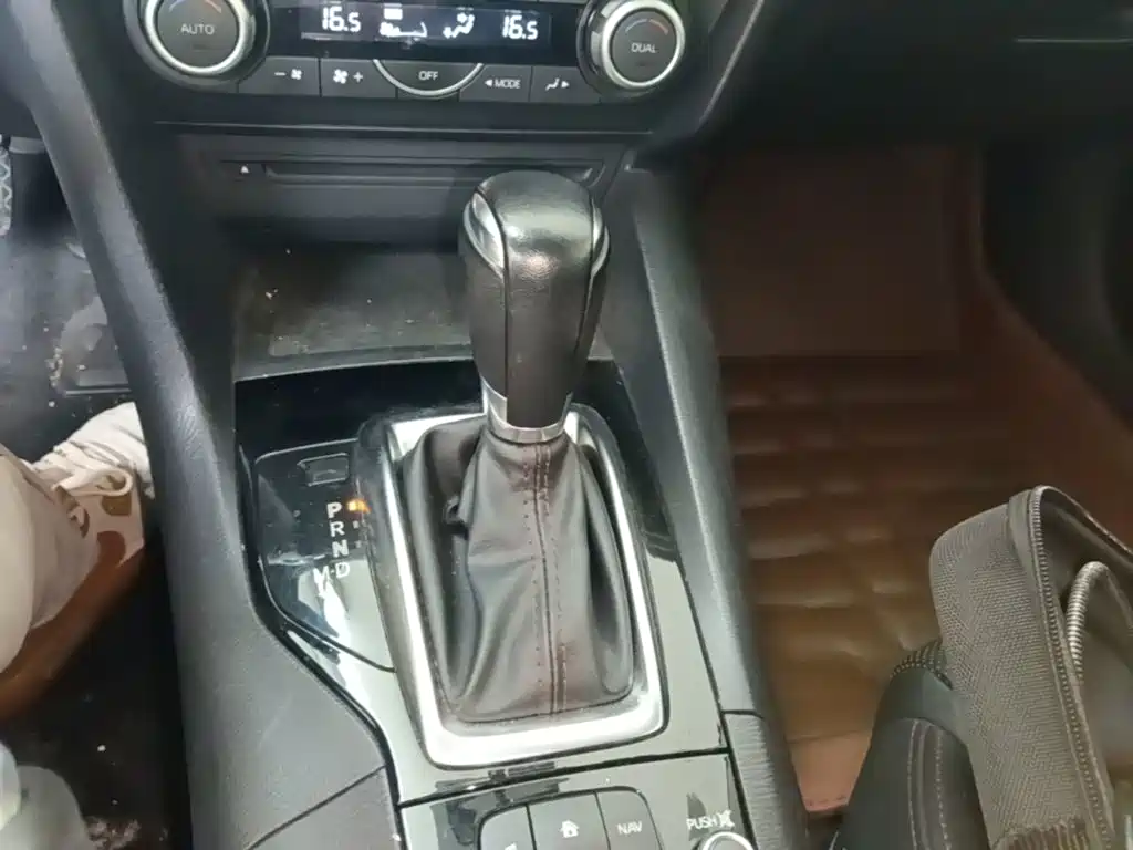 Mazda 3 Axela — миниатюра 14