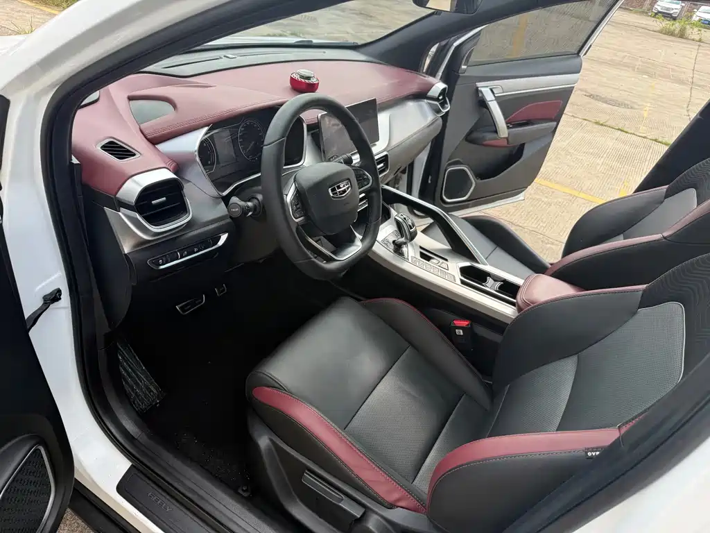 Geely Binyue — миниатюра 18