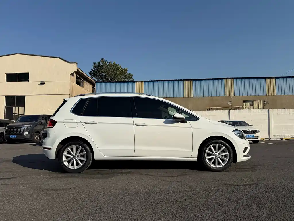 VOLKSWAGEN GOLF*JIAYU