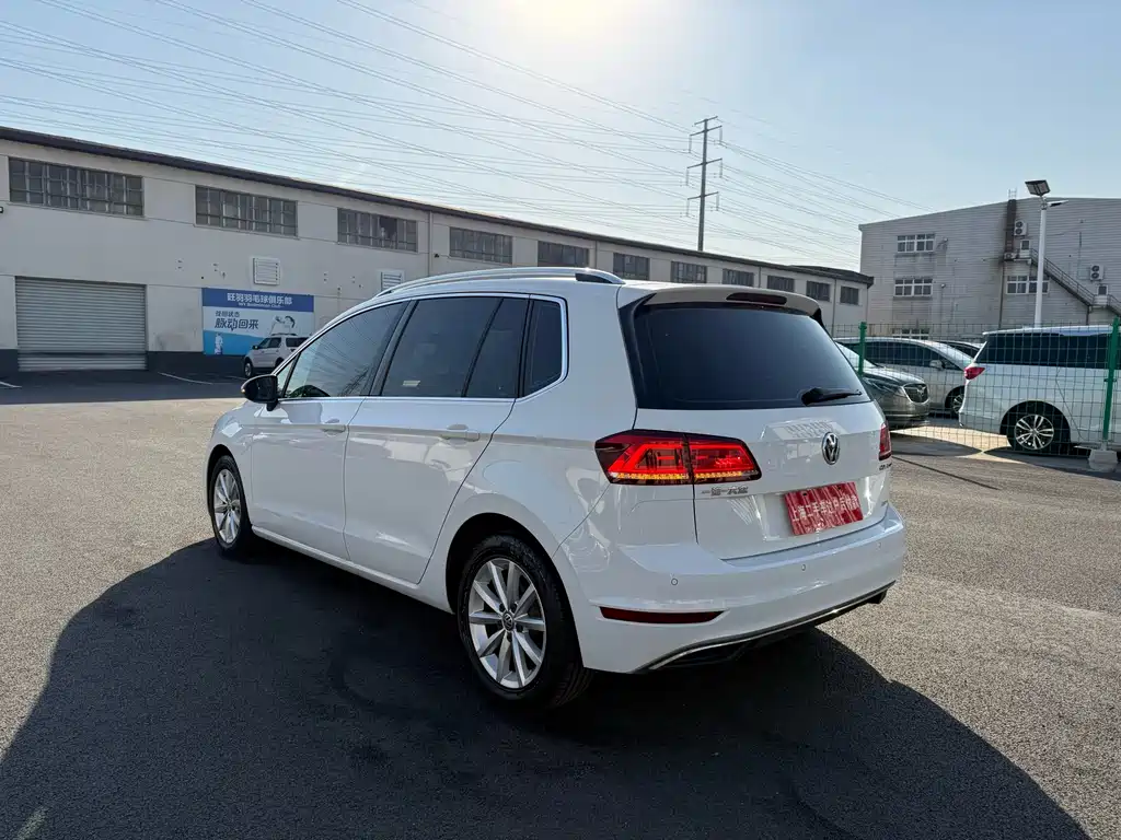 VOLKSWAGEN GOLF*JIAYU
