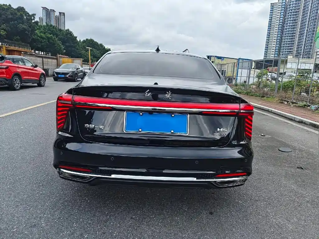 Hongqi Hongqi H5 — миниатюра 13