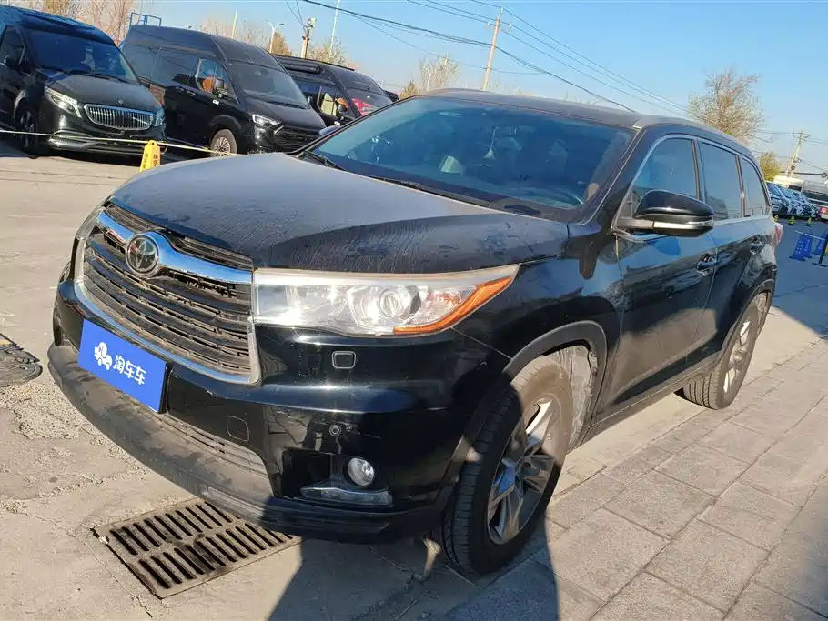 TOYOTA HIGHLANDER