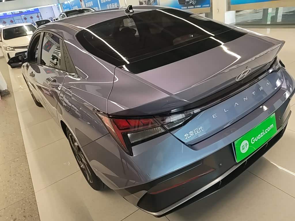 Hyundai Elantra 1.5 л 2025 г. Голубой, пробег 7100 км