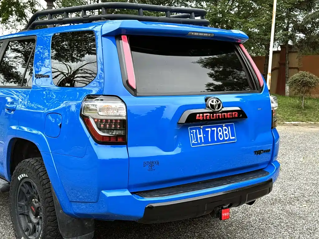 Toyota 4Runner — миниатюра 7