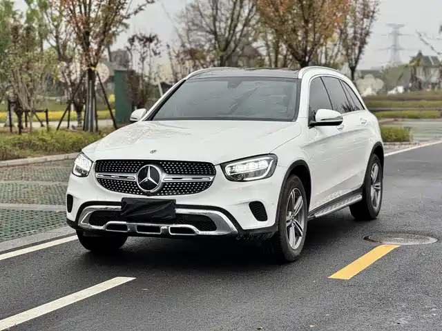 MERCEDES BENZ GLC