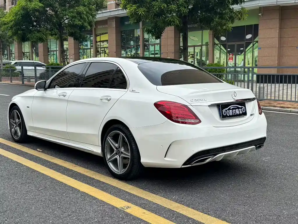 Mercedes-Benz C-Class — миниатюра 8