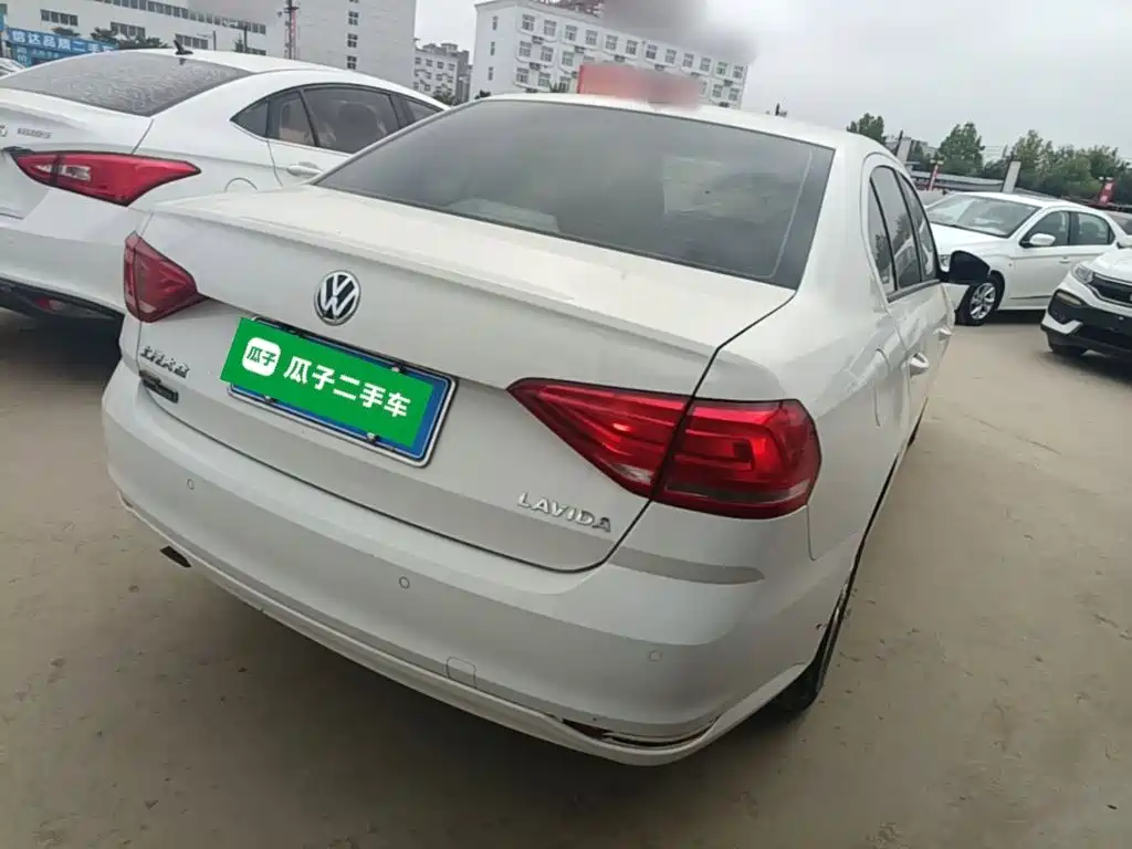 Volkswagen Lavida — миниатюра 7