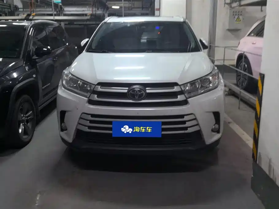 TOYOTA HIGHLANDER