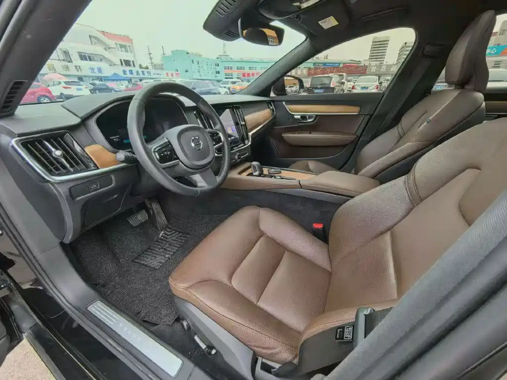 Volvo S90 — миниатюра 7