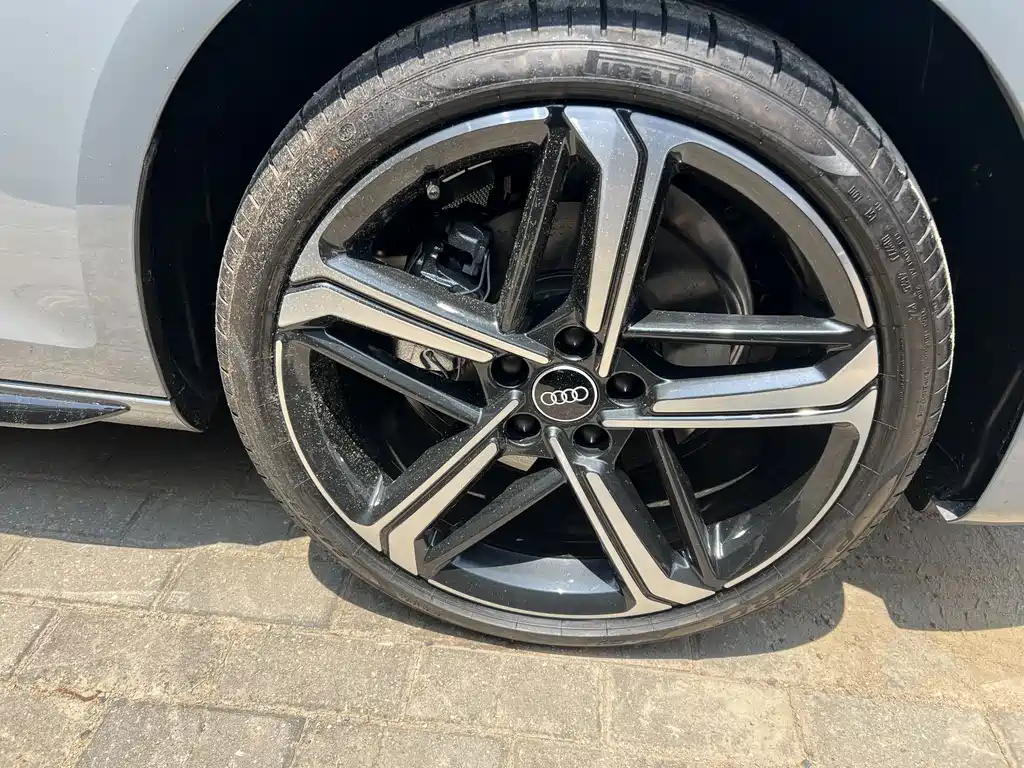 Audi A4L — миниатюра 13