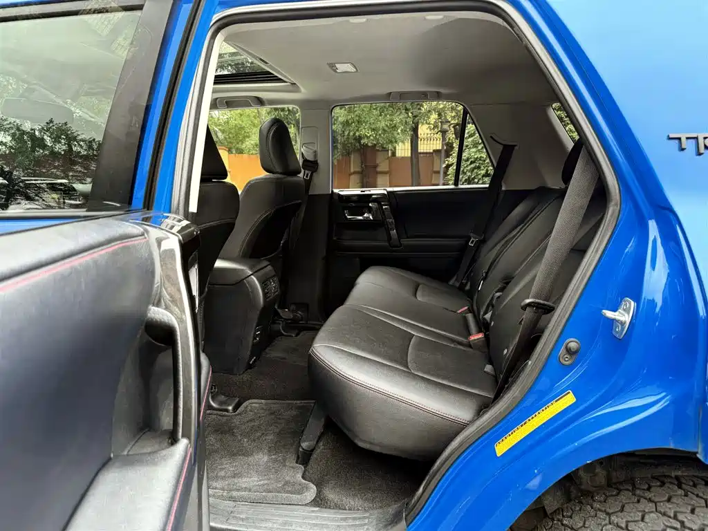 Toyota 4Runner — миниатюра 12