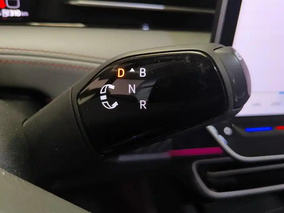 VOLKSWAGEN ID.7 VIZZION