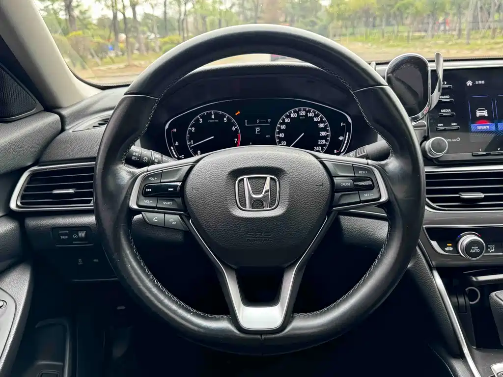 Honda Accord — миниатюра 14