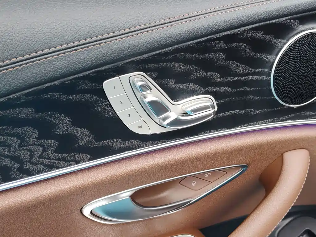 Mercedes-Benz E-Class (Import) — миниатюра 5