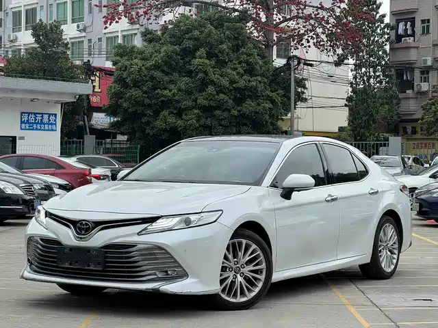 TOYOTA CAMRY 2018
