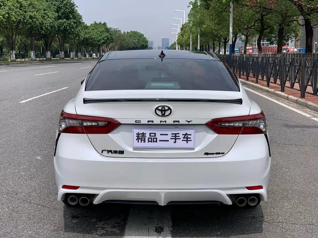 Toyota Camry 2023 2.0S