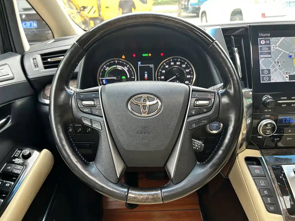 Toyota Vellfire — миниатюра 14