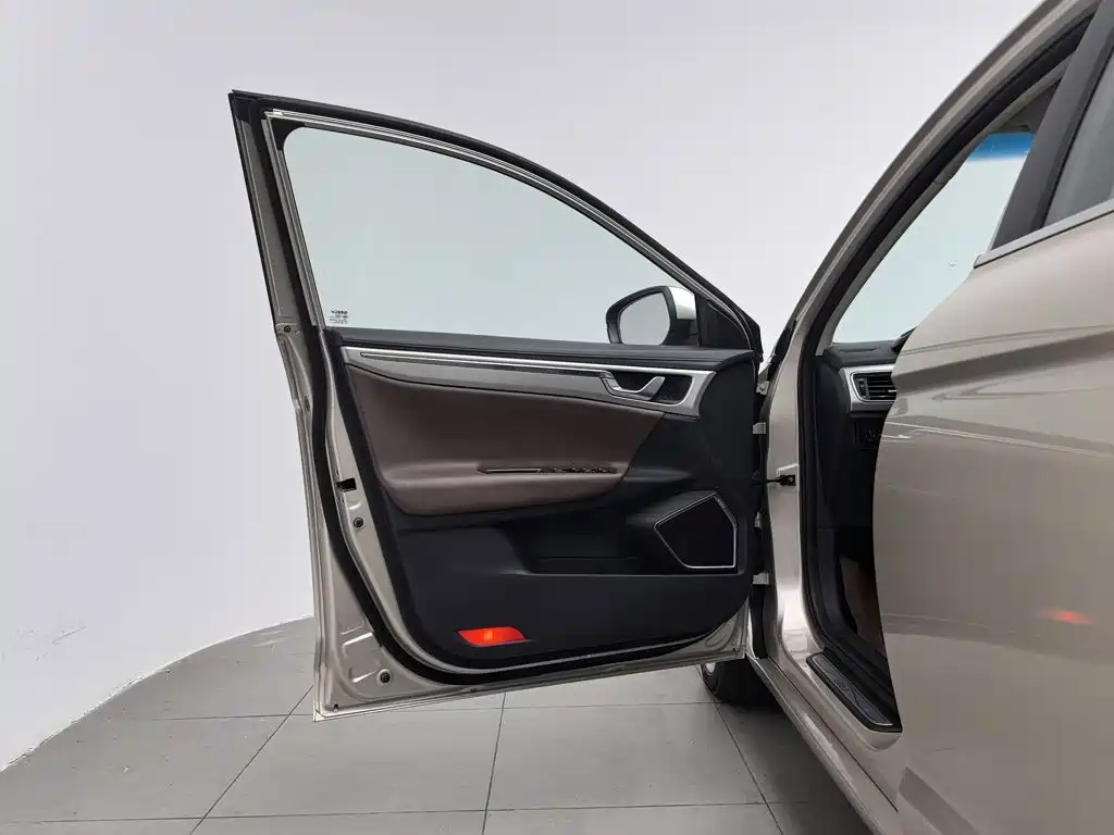 Geely Emgrand GL — миниатюра 8