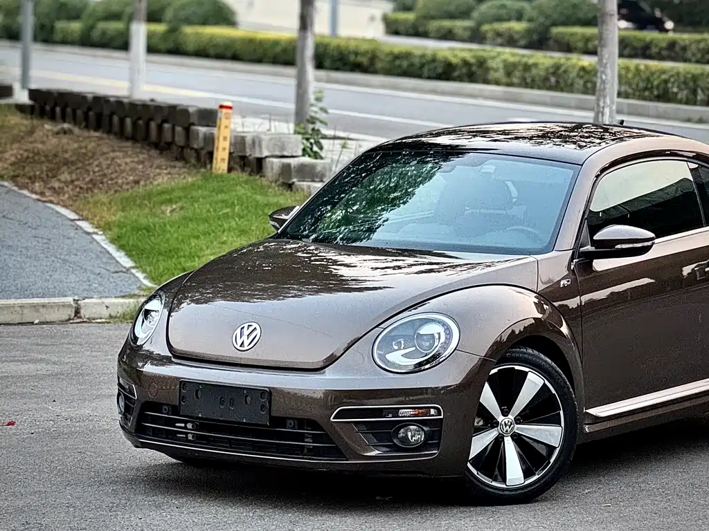 VOLKSWAGEN BEETLE