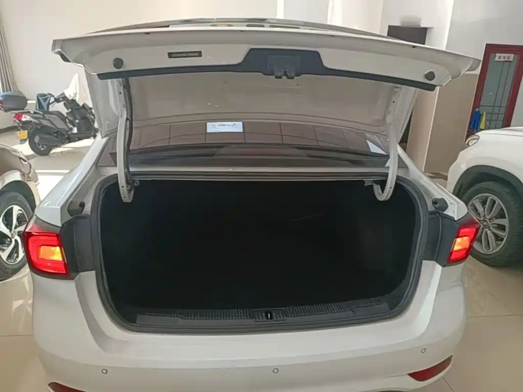 Roewe i5 — миниатюра 19