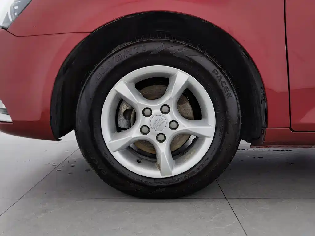 Geely Emgrand — миниатюра 17