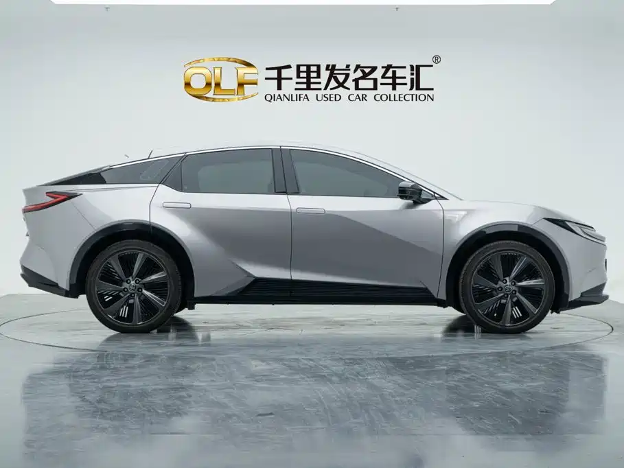 Toyota bZ5 — миниатюра 4