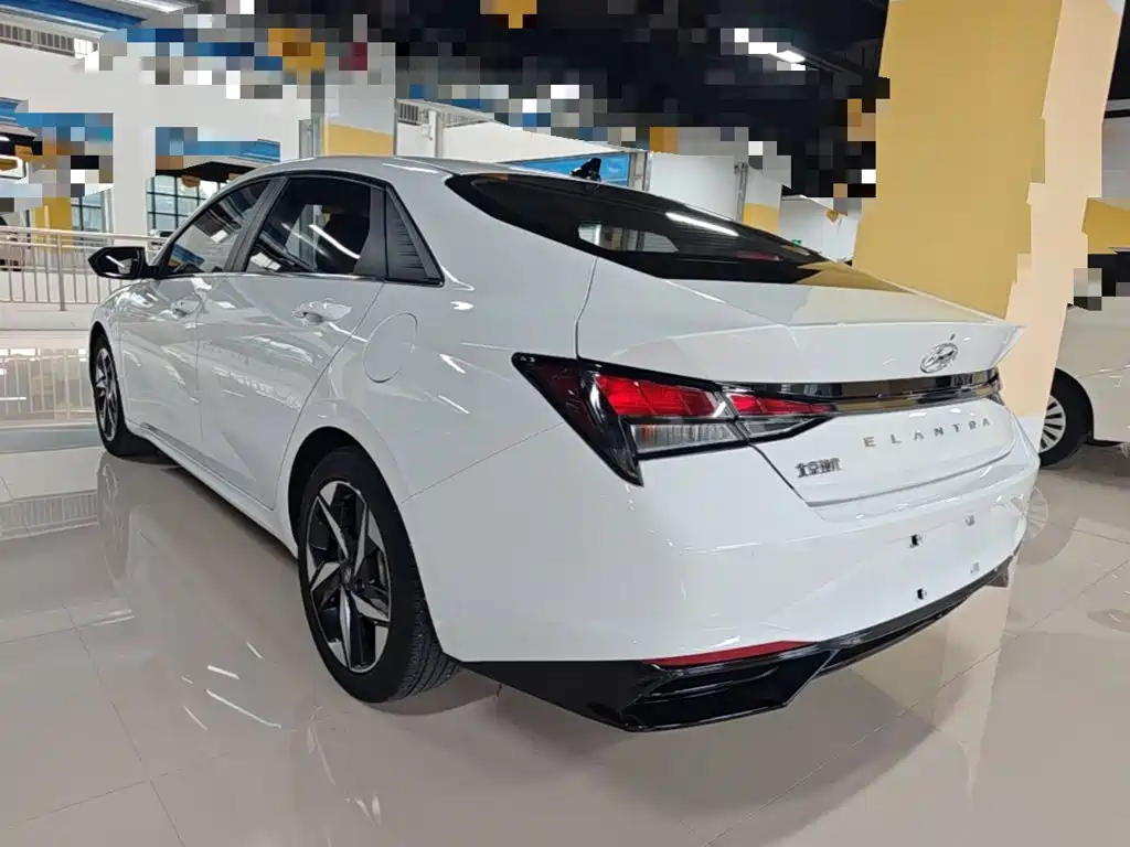 Hyundai Elantra — миниатюра 5