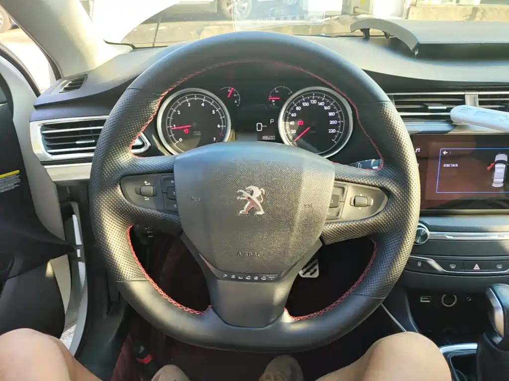 Peugeot 408 — миниатюра 11