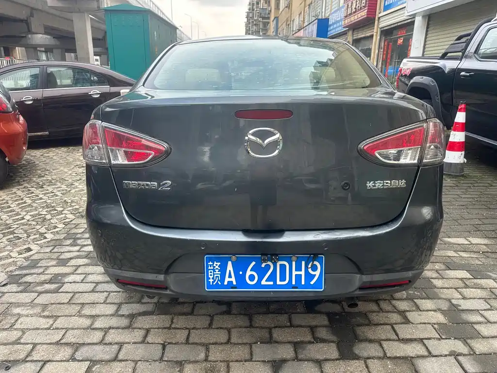 Mazda 2 — миниатюра 3
