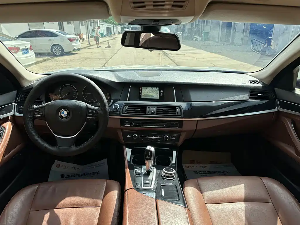 BMW 5 Series — миниатюра 5