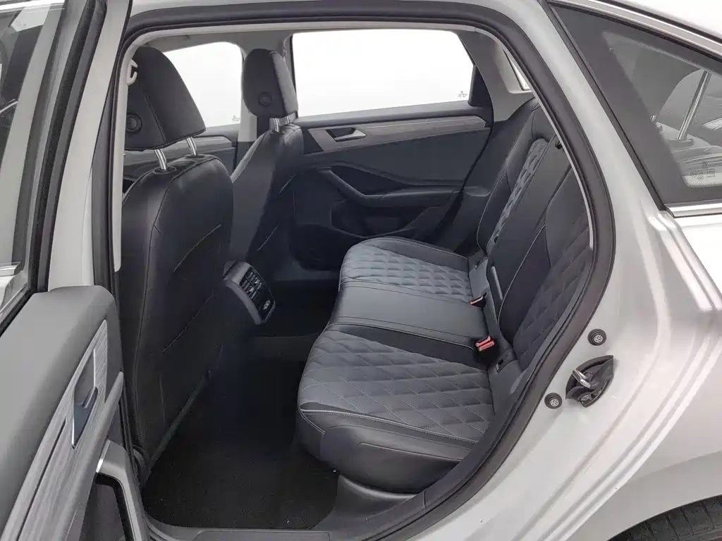Volkswagen Sagitar — миниатюра 15