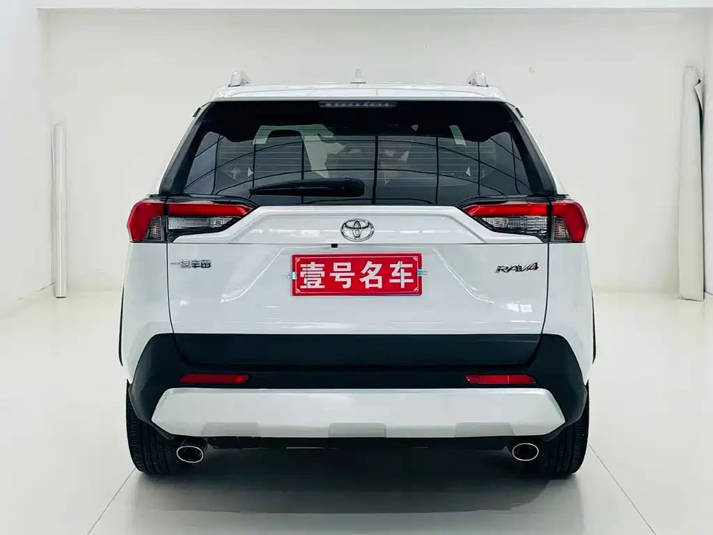 Toyota RAV4 — миниатюра 5
