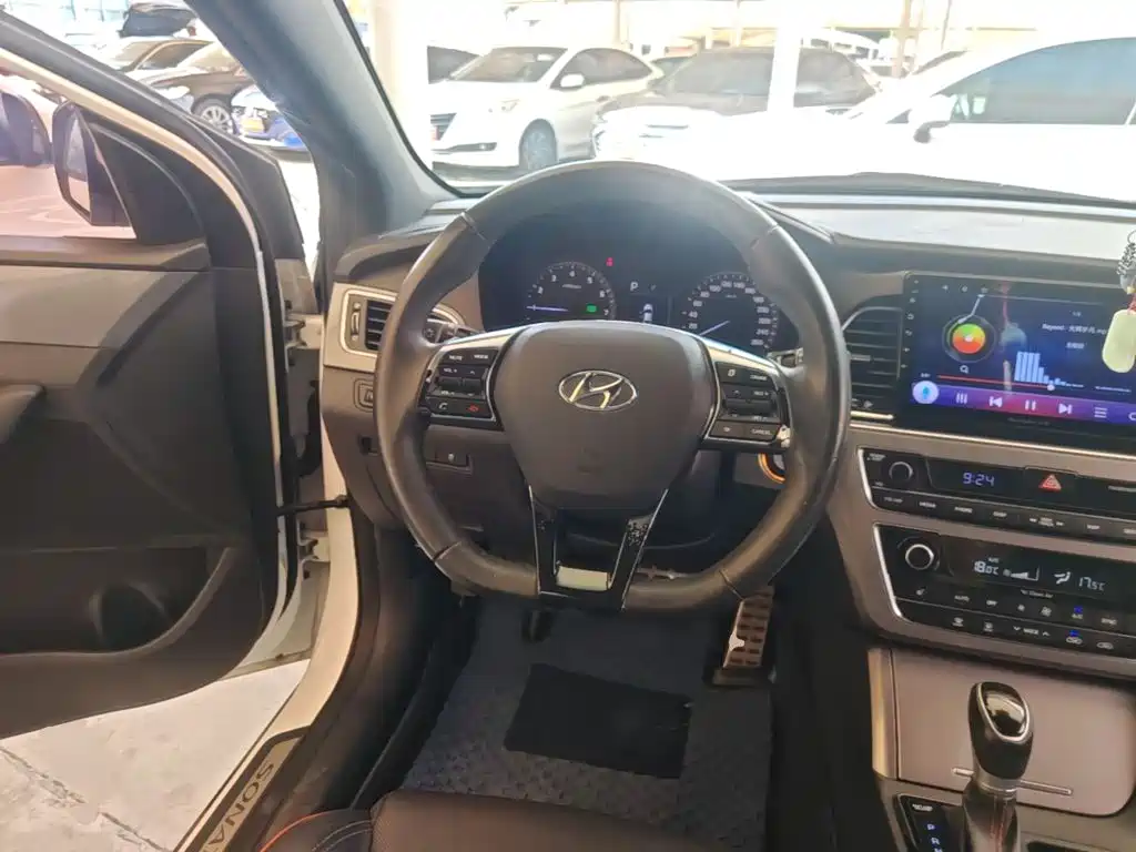 Hyundai Sonata — миниатюра 11