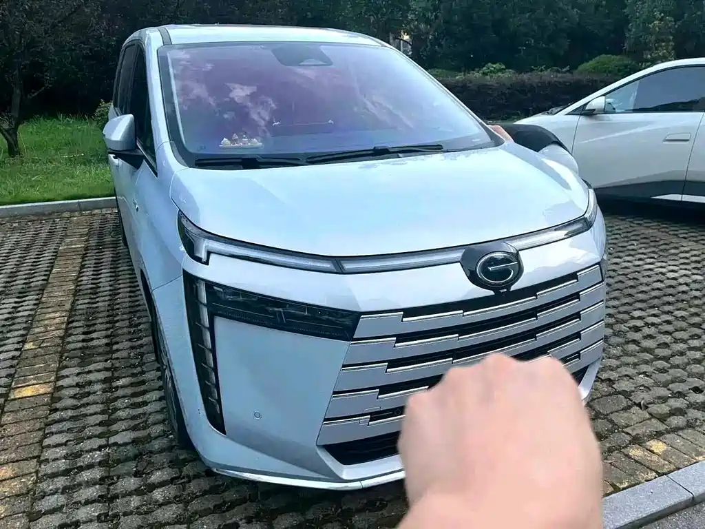 GAC Motor 传祺E8 PHEV — миниатюра 2